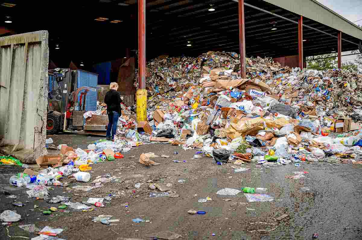 materials recovery facility recycling