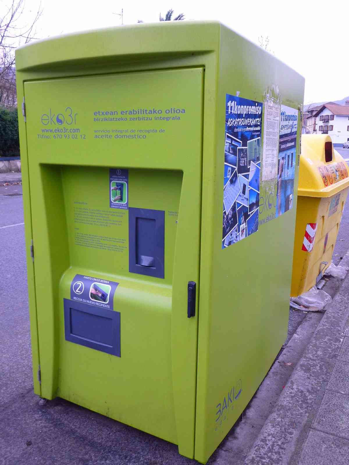 used cooking oil recycling container